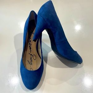 NEW Royal Blue Pumps 3“ Sz. 8.5- Padded Insoles!